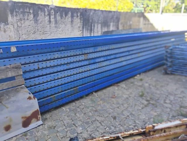 Porta paletes - (montantes com 10m de altura)