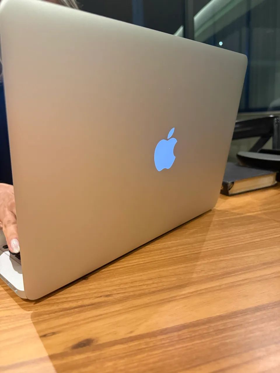 Macbook Air 2017 I5 Dual Core - 8gb/256gb - Sem detalhes