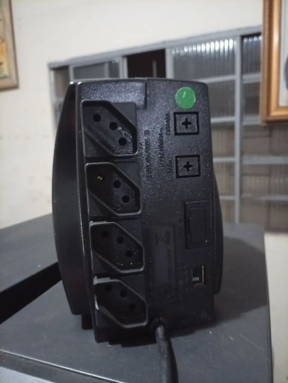 Estabilizador Enermax 300va