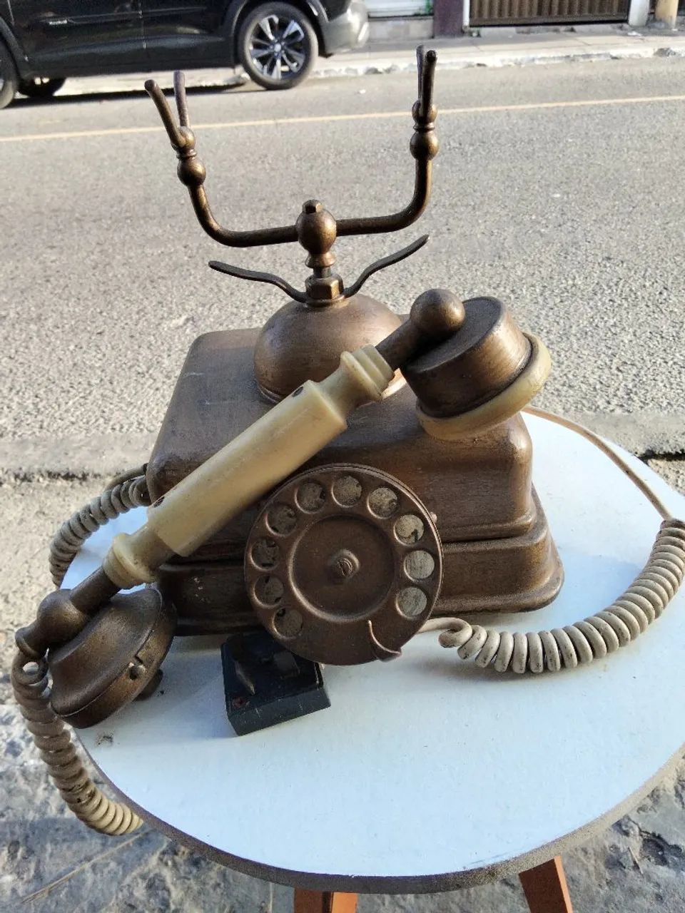 Telefone Antigo material em Bronze...