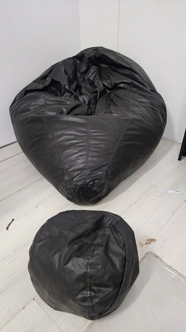 Puff Gigante Preto Couro Sintético - Pufão Completo com Enchimento - Foto 2
