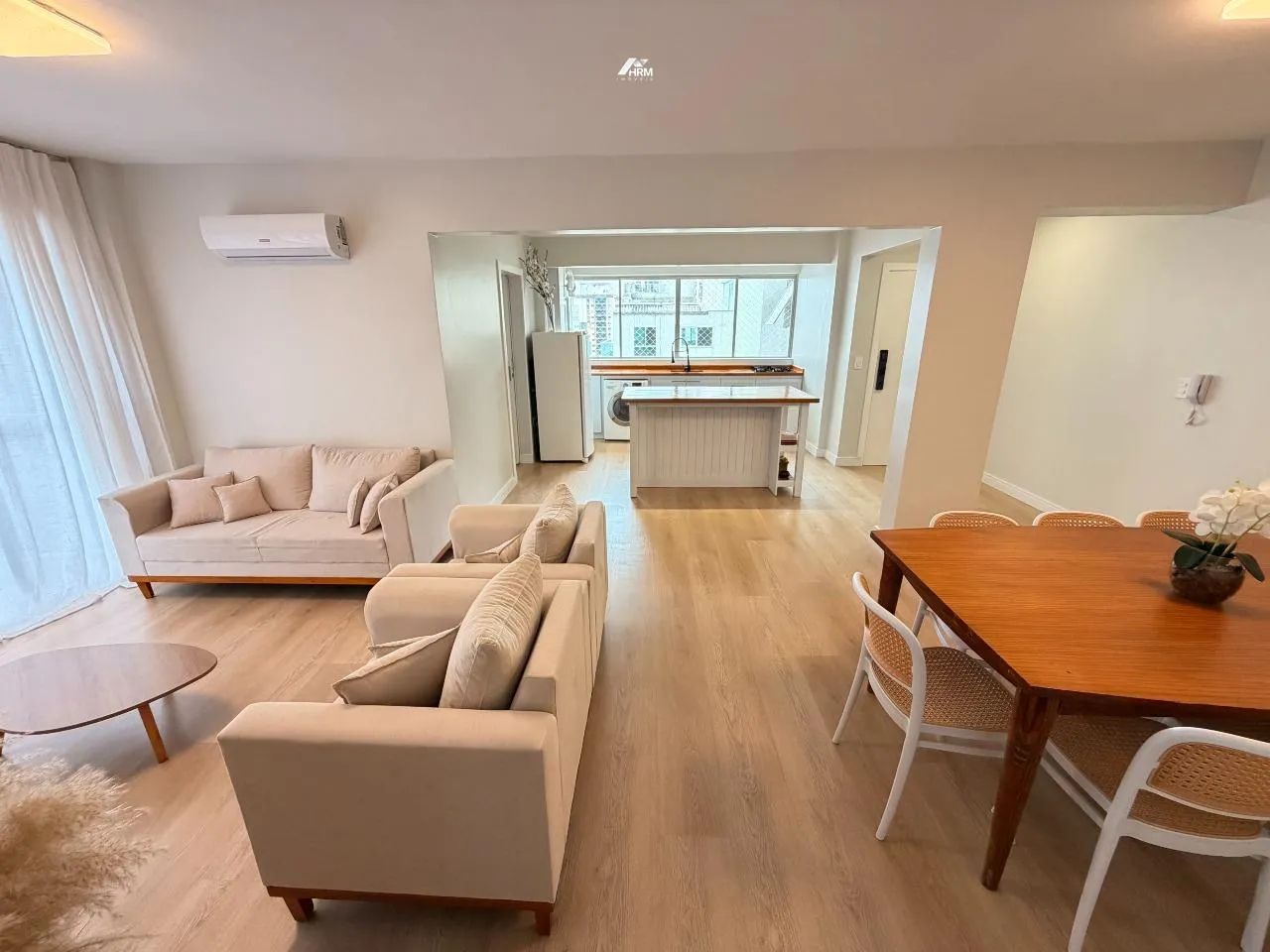 Apartamento totalmente mobiliado - Edifício Central