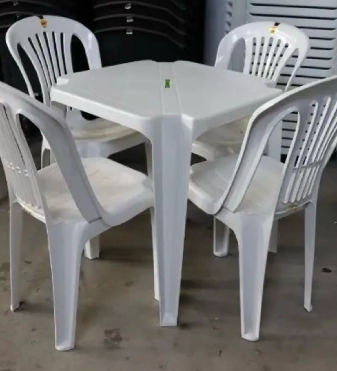 Jogo mesa e cadeiras