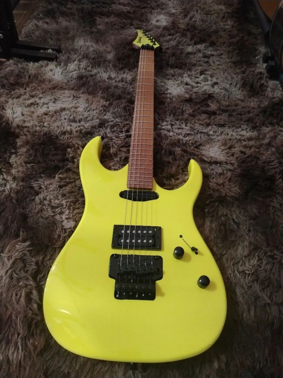 Guitarra Super strato Waldman