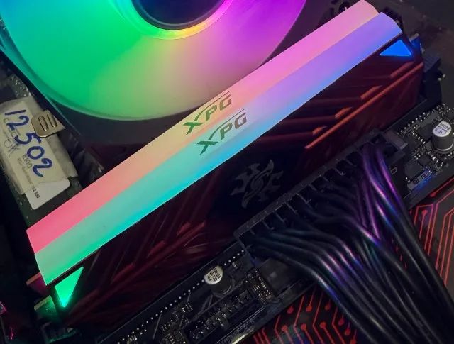 Kit Memórias DDR4 32gb(2x16)3200MHZ Xpg RGB- Loja física