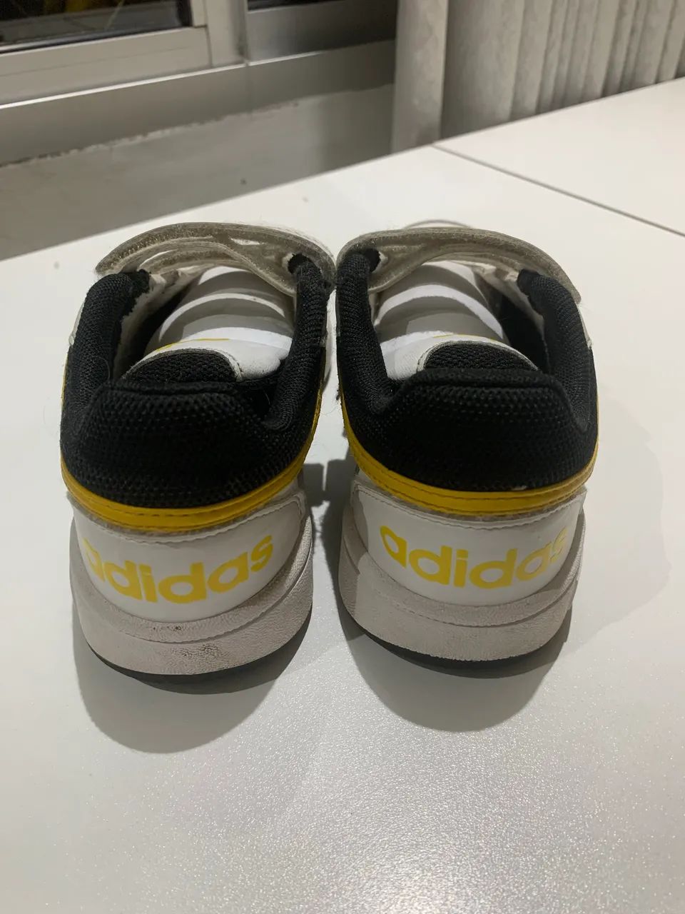 Tênis Adidas Infantil n. 30