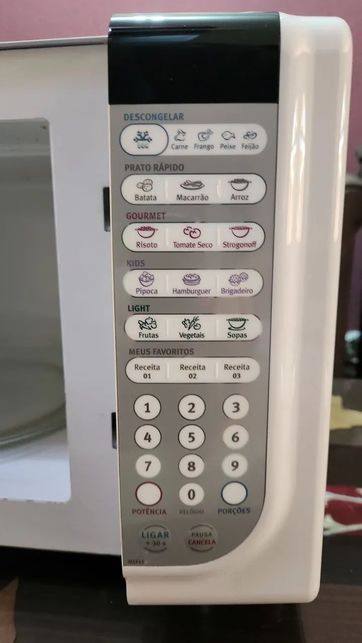 Micro-ondas Eletrolux 31L usado - Foto 4