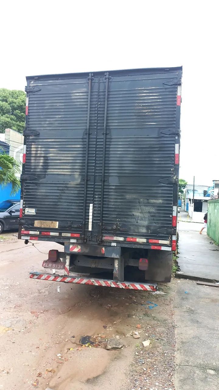 Baú 8,20 mts Piso ferro Randon - Foto 4
