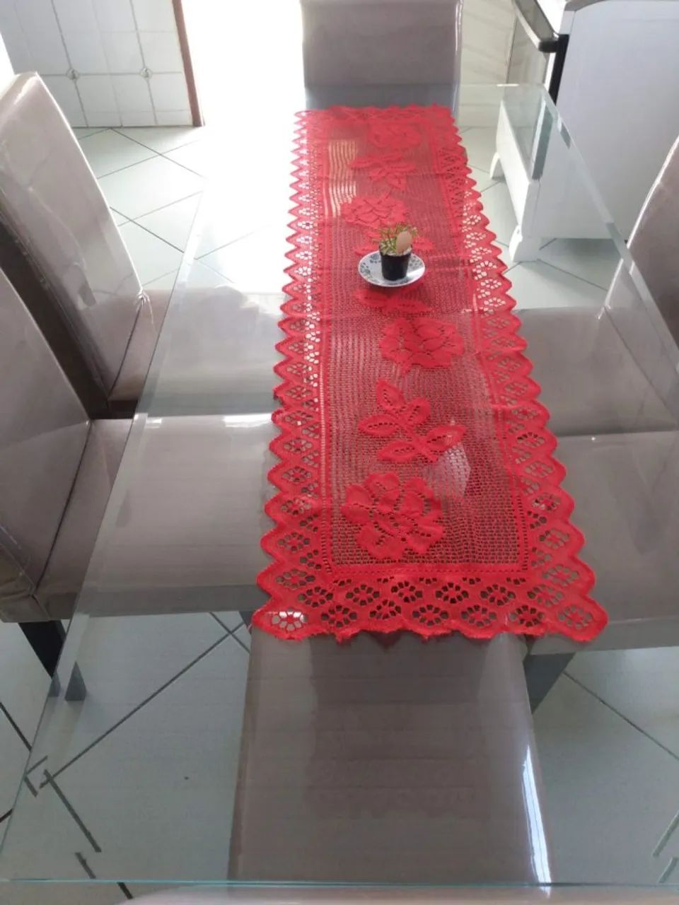 Vendo mesa de vidro com 6 lugares  - Foto 2