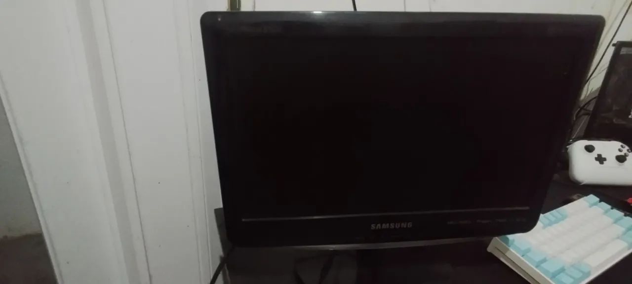 Monitor Samsung SyncMaster B1630 (15.6")