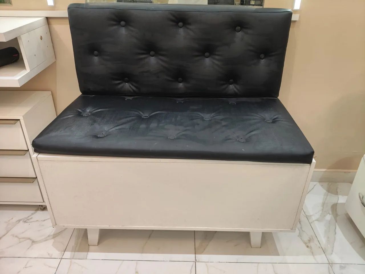 Sofá 2 lugares projetado.
