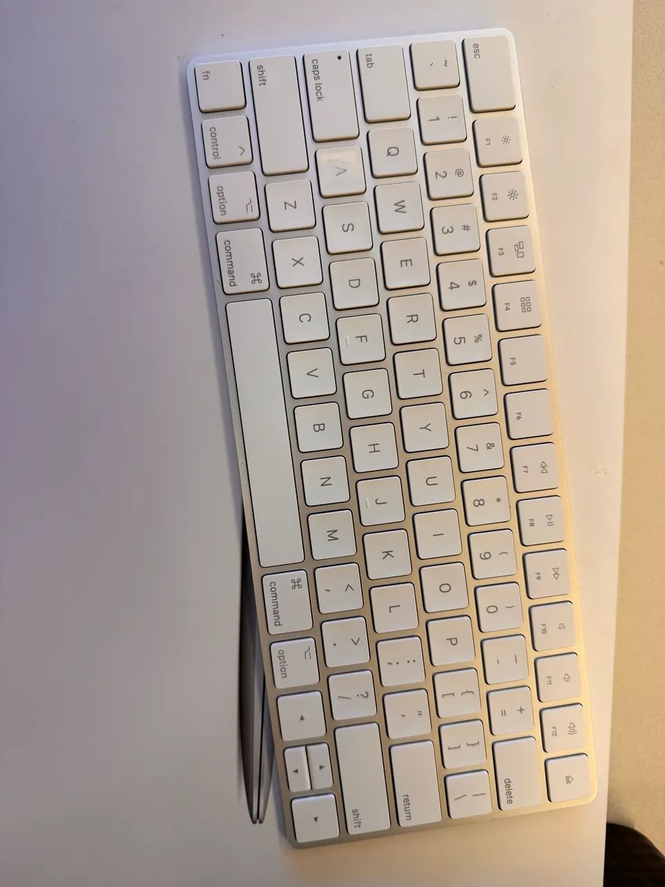 ? TECLADO APPLE WIRELESS ORIGINAL - MUITO CONSERVADO - Foto 3