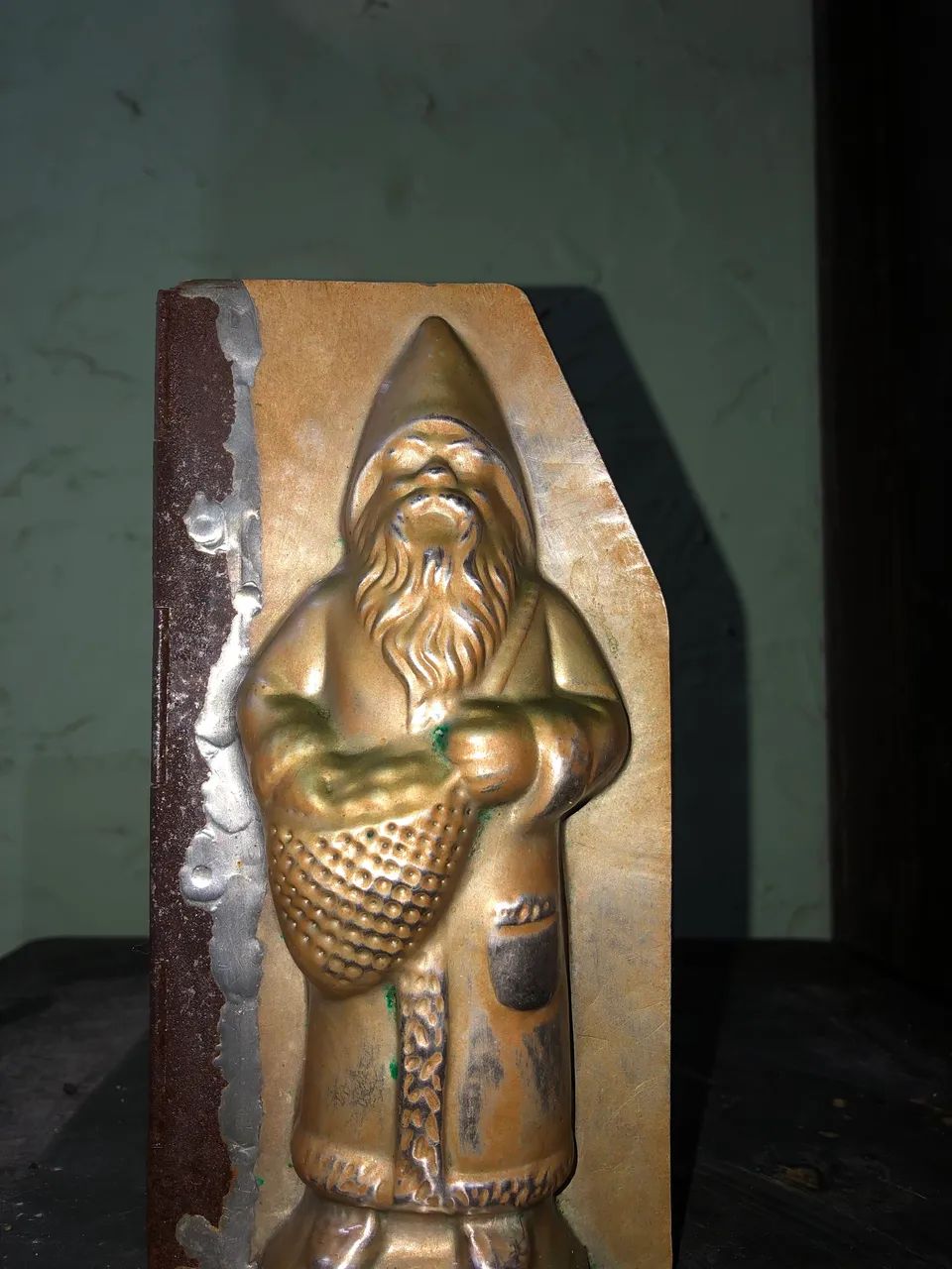 Fôrma De Chocolate Antiga Metal Gnomo Com Cesto Relíquia Vintage - Foto 3