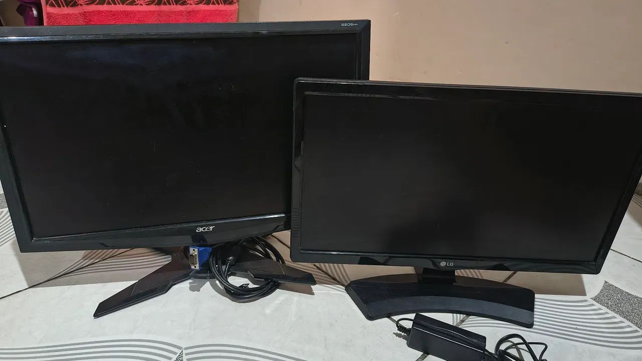 Monitores com defeitos 