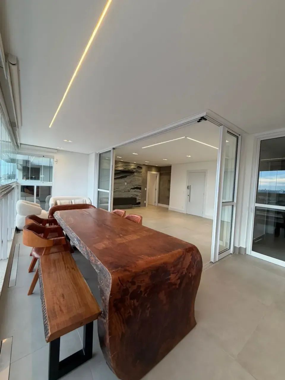 ALUGO APARTAMENTO NO EDIFÍCIO AUTHENTIQUE