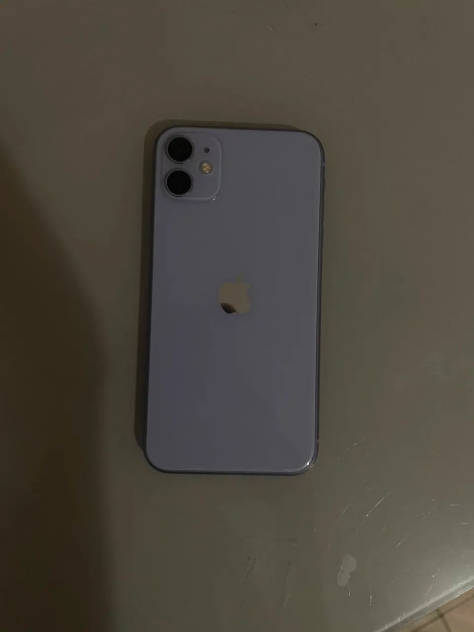 iPhone 11 lilás