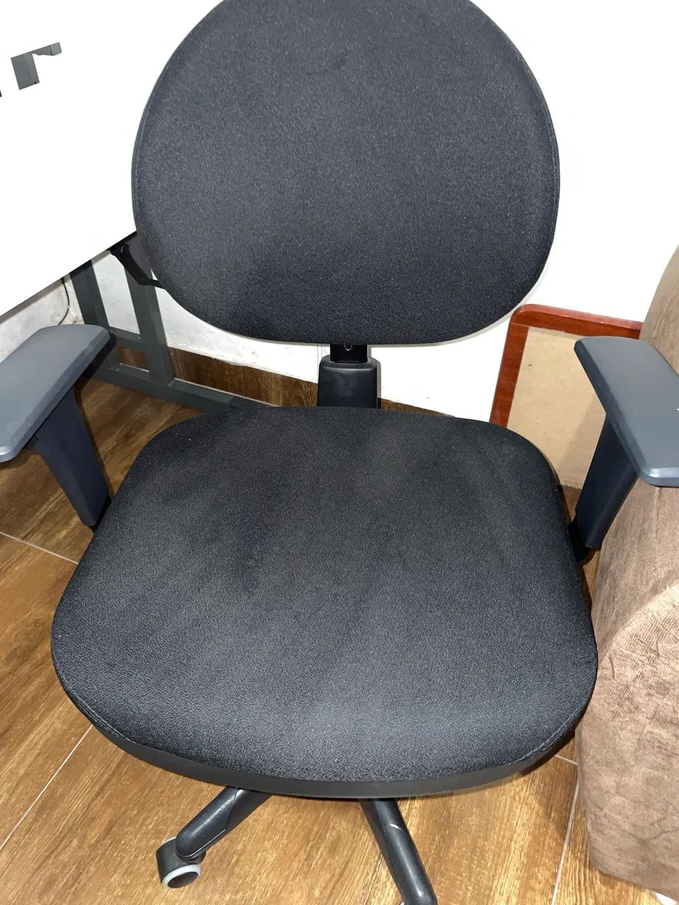 Vendo mesa e cadeira para escritório  - Foto 3
