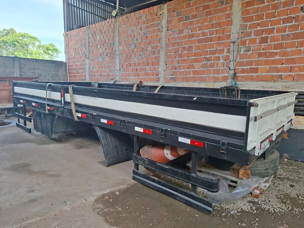 Carroceria de ferro Facchine 