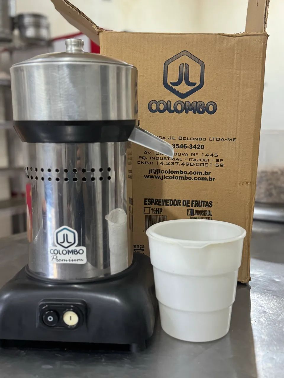 Espremedor de laranja / suco Colombo zerado