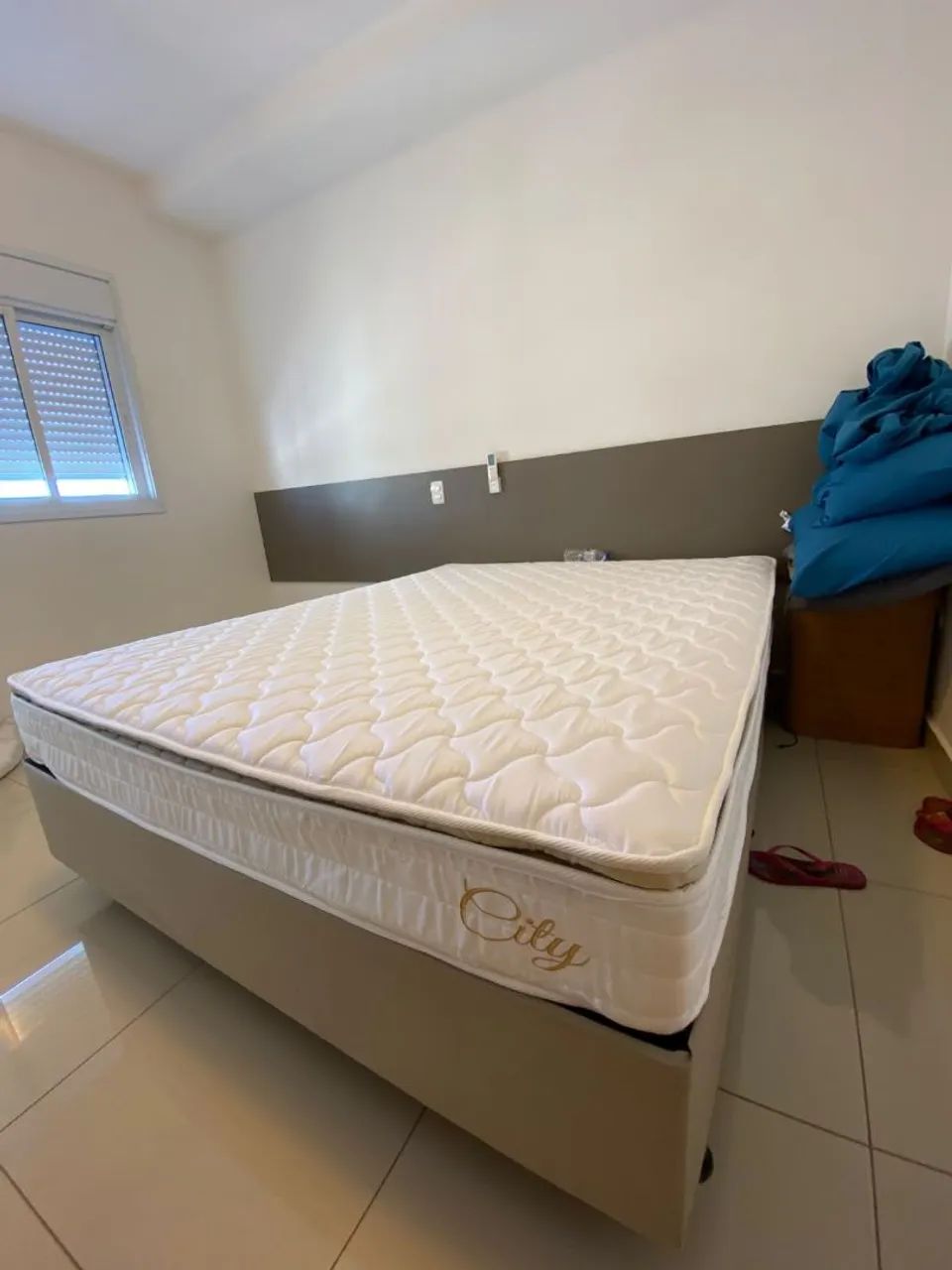 Vendo colchão e box Queen sem uso