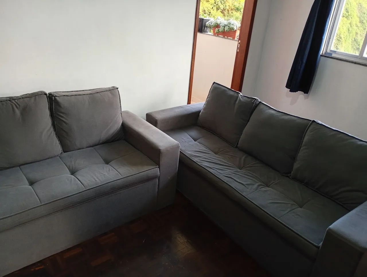 Sofá três e dois  lugares 