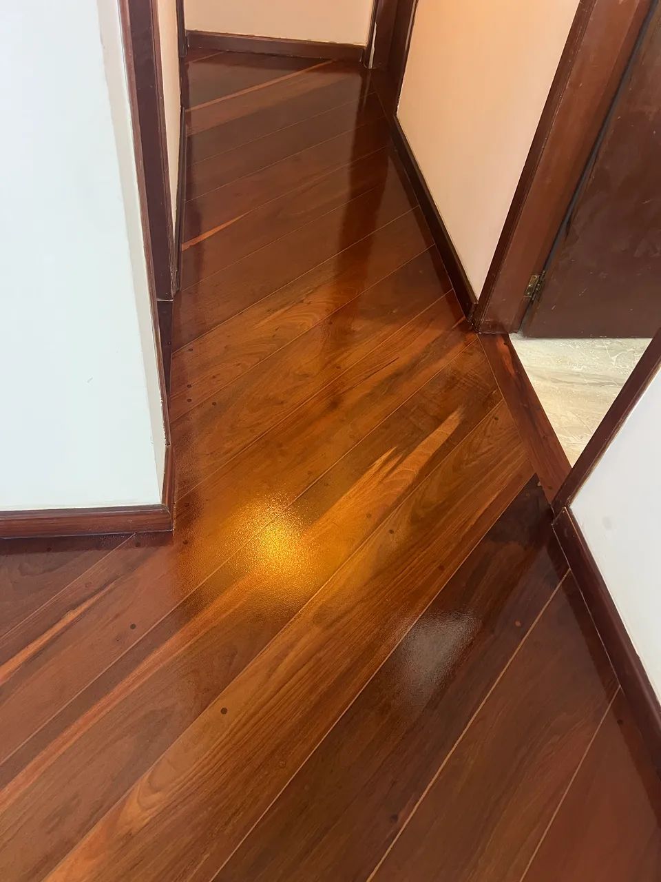 Venha renovar seu assoalho , APLICADORA JM . - Foto 3