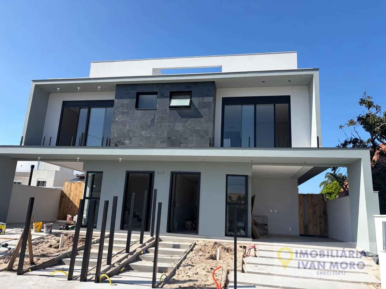 Casa Com Piscina à Venda em Daniela - Florianópolis - SC - Foto 2