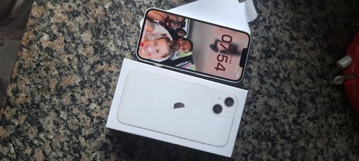 iPhone 13 novo todo original - Celulares e Smartphones - Dias D