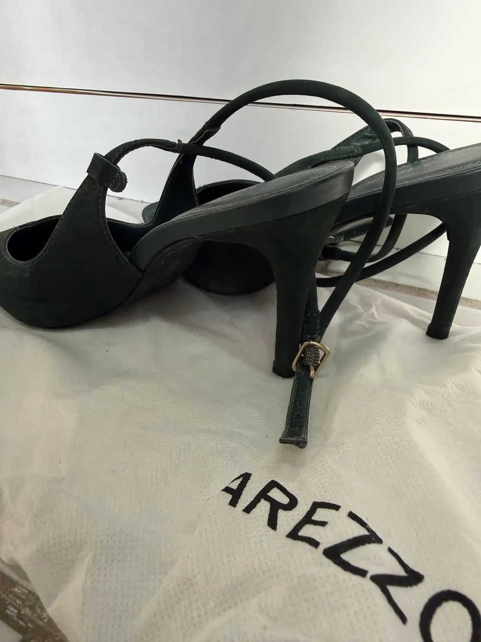 Sandália Arezzo em Suede Verde - TAM: 35 - Foto 2