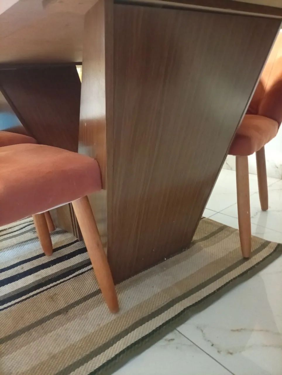 Mesa grande de vidro com 06 cadeiras petolas  - Foto 2