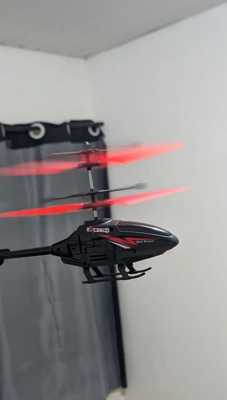 Avião ?  Com Controle 