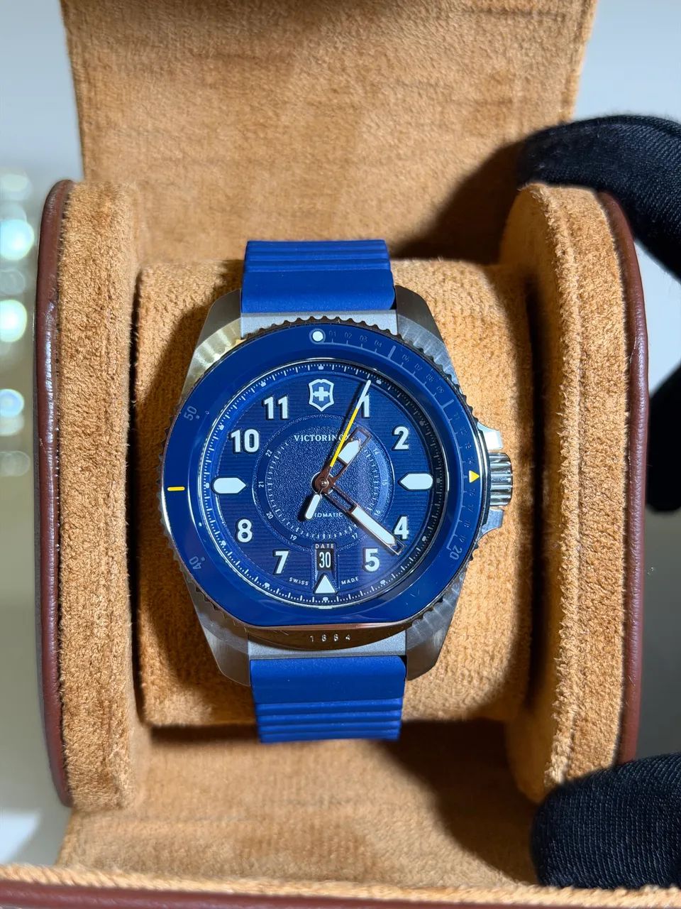 Relógio Victorinox Journey automático azul 