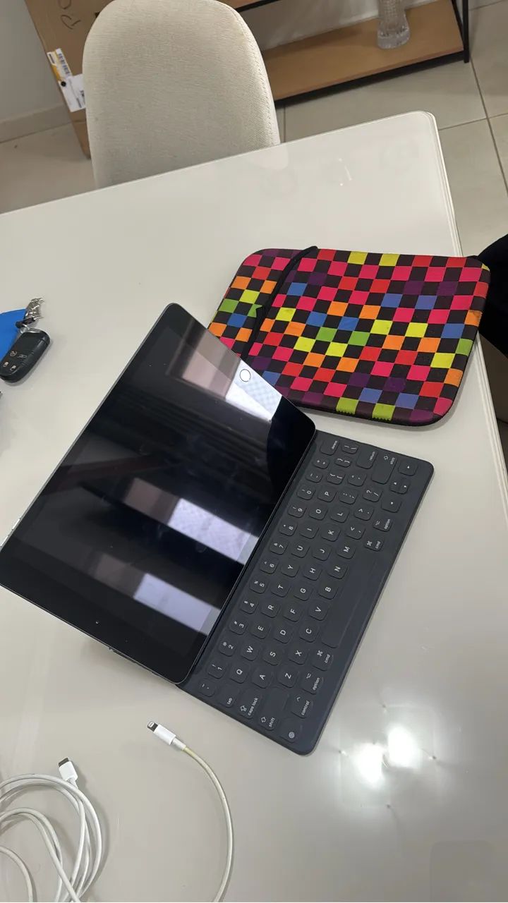 Ipad 7ª geração 128gb + teclado e cabo original