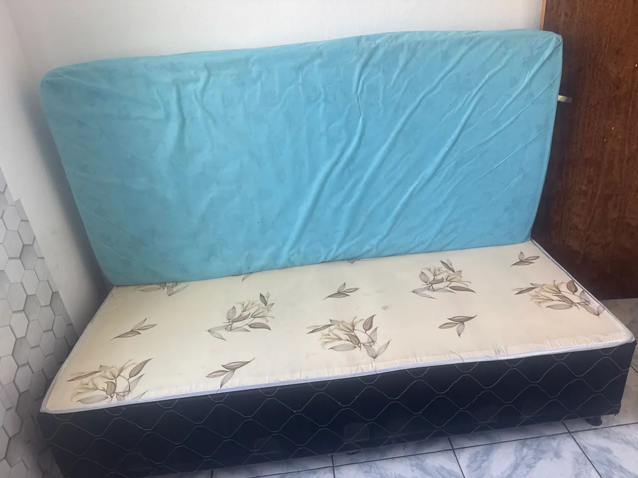 Cama box com colchão solteiro  d33