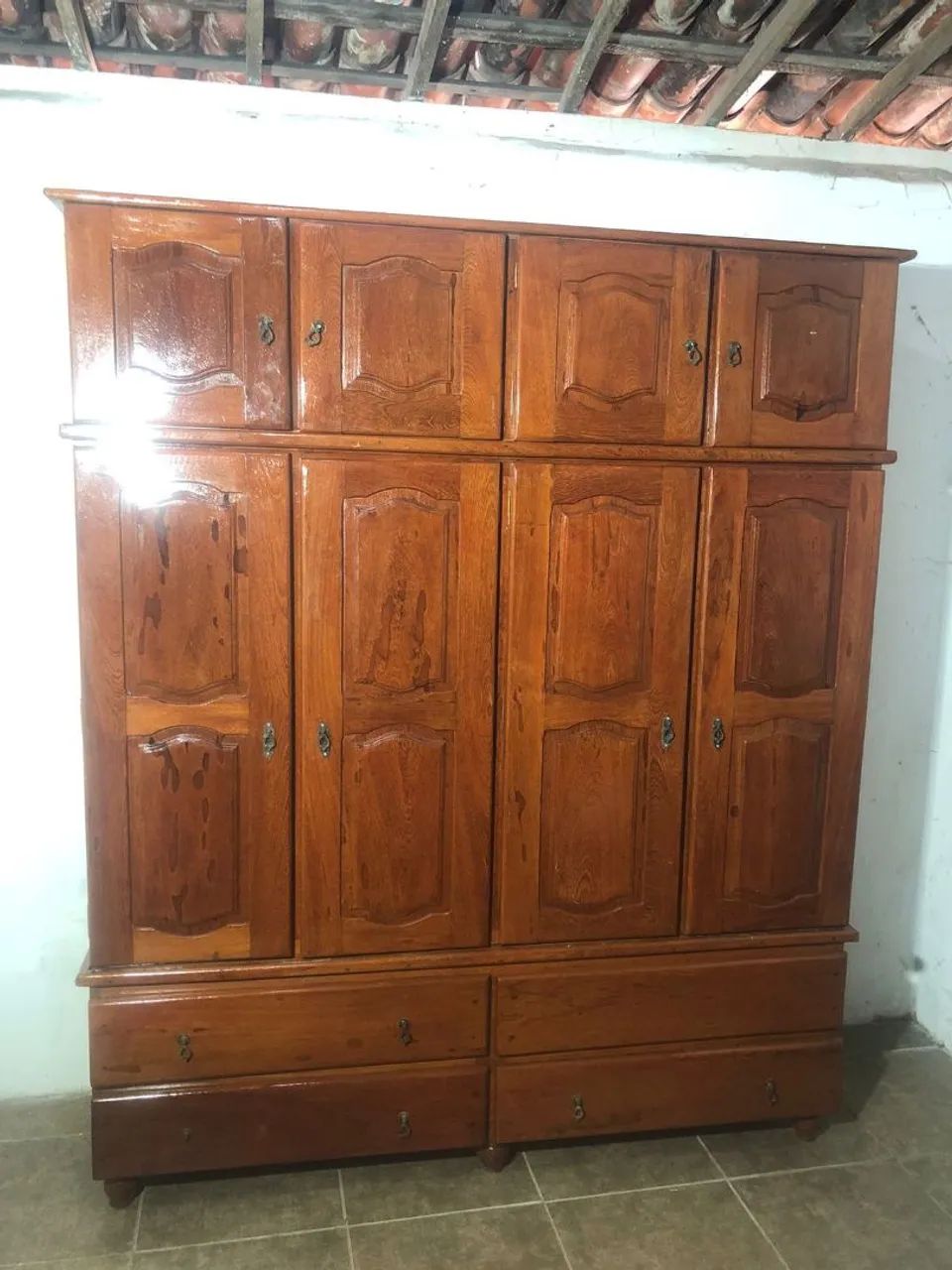 Guarda roupa de casal madeira angelim pedra semi novo pra vim buscar aqui em prazeres 