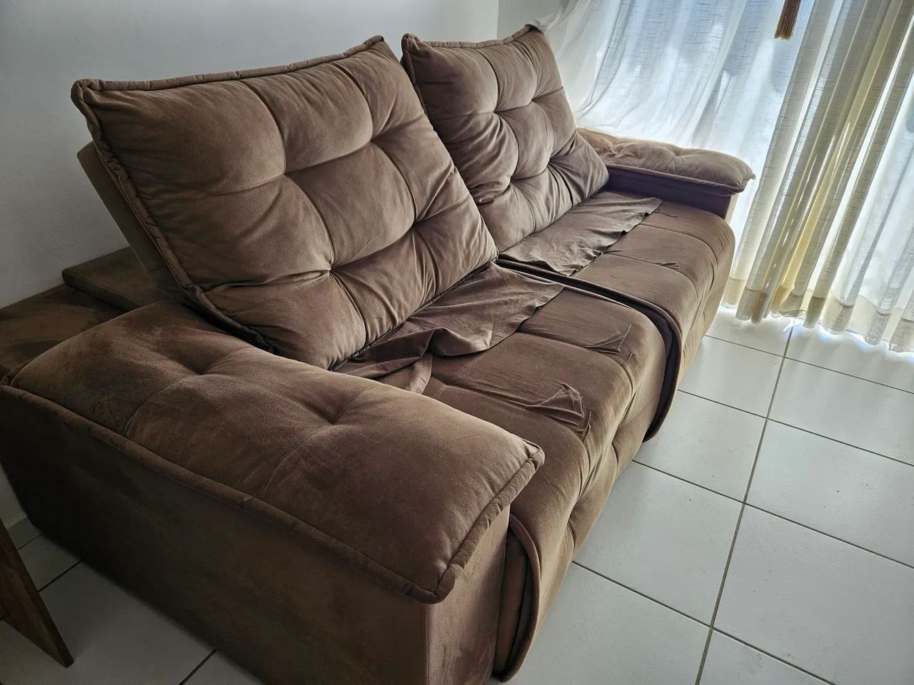 Sofá retrátil e reclinável