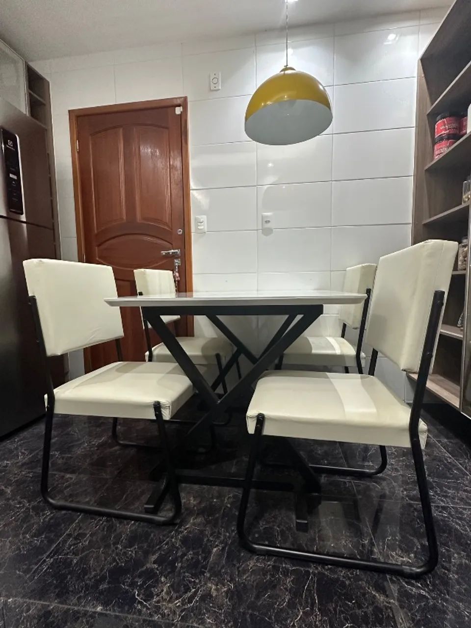 Conjunto mesa de jantar com 4 cadeiras - Foto 3