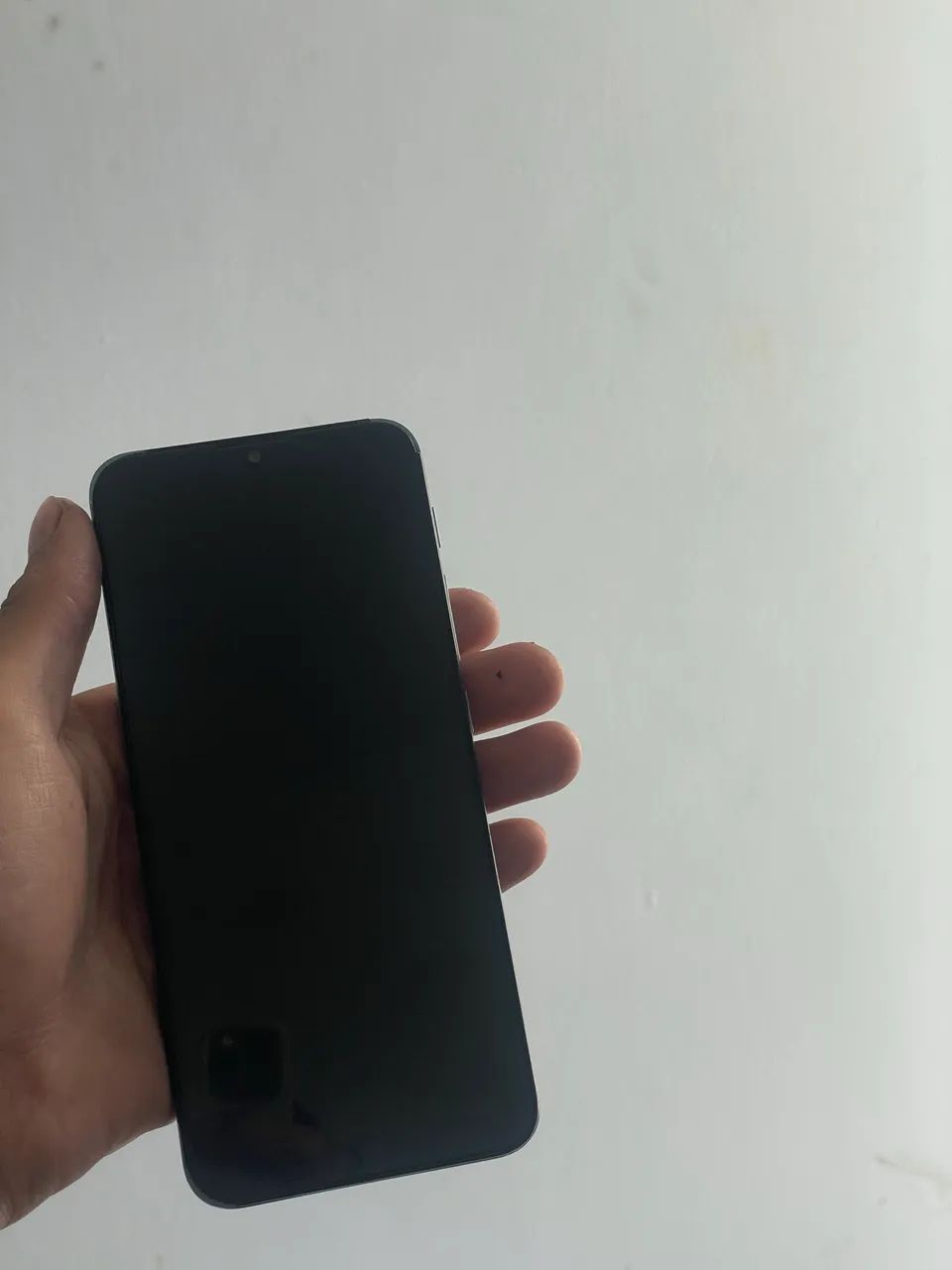 Vendo celular com 128GB de armazenamento, funcionando normalmente e pronto para uso. - Foto 2