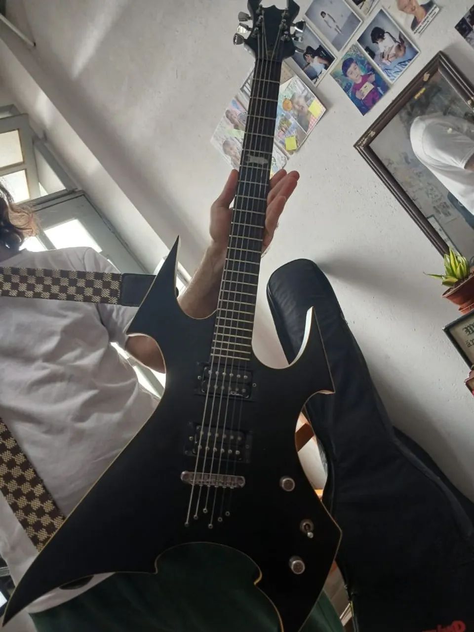Guitarra B.C. Rich Beast