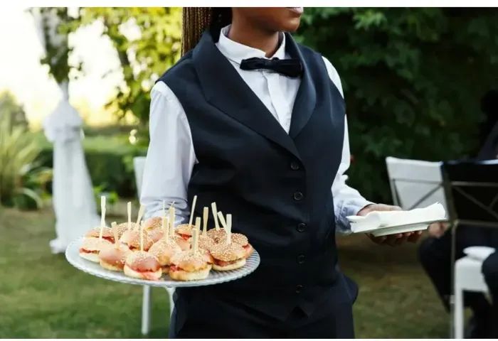 GARÇOM E ROSKA Whats ; (71) 9_9_2_3_2 - 5_3_0_1