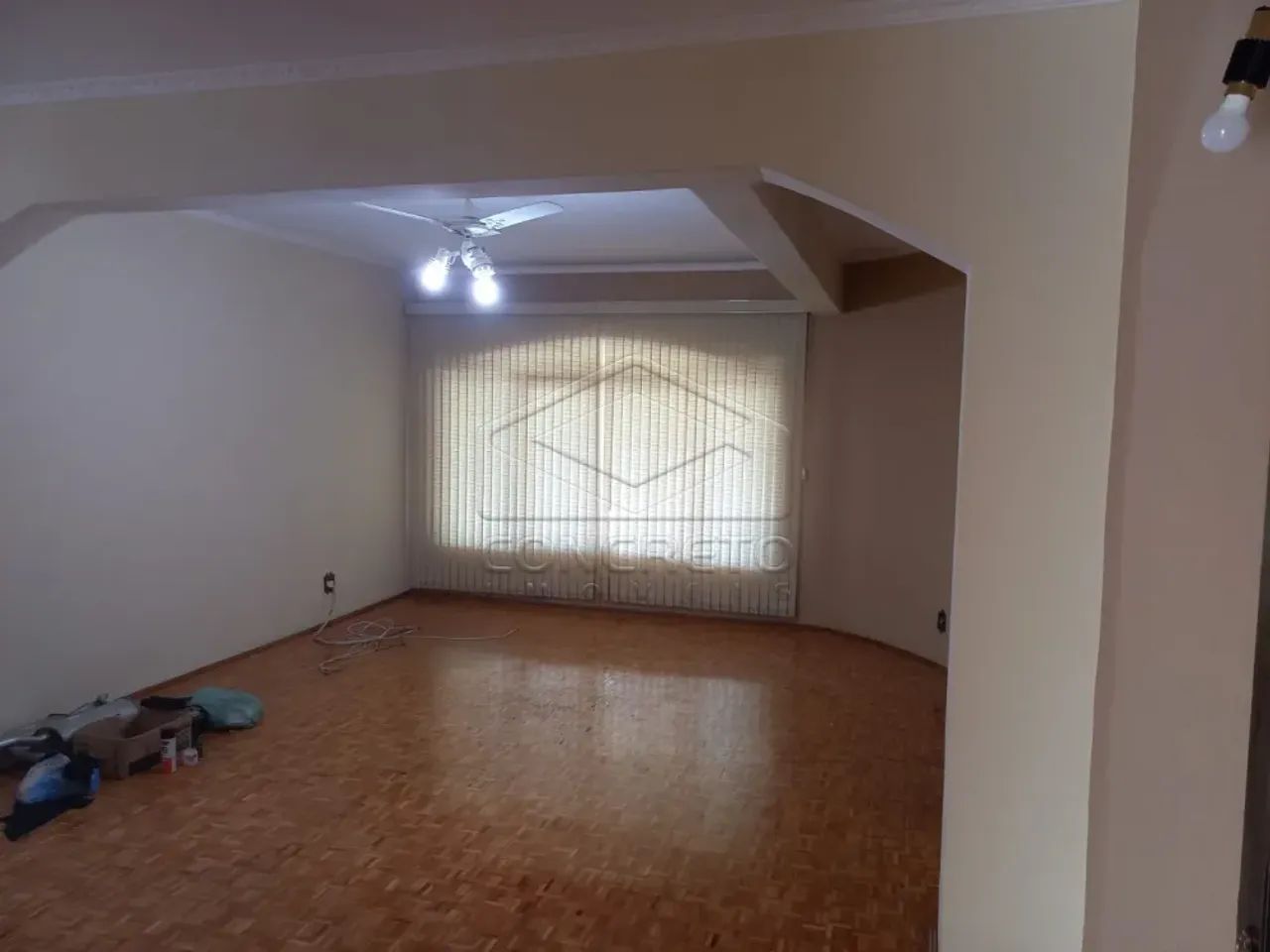 EXCELENTE RESIDÊNCIA DE 3 DORMITÓRIOS E 1 SUÍTE - Foto 2