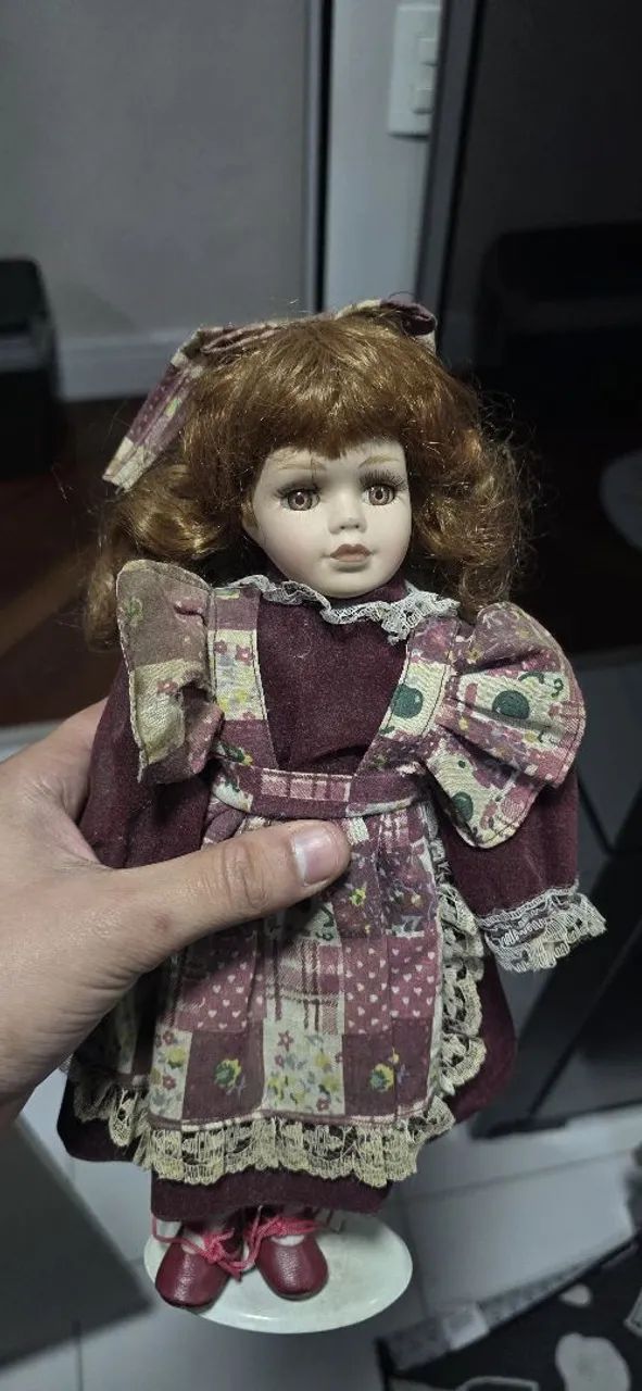 Boneca porcelana