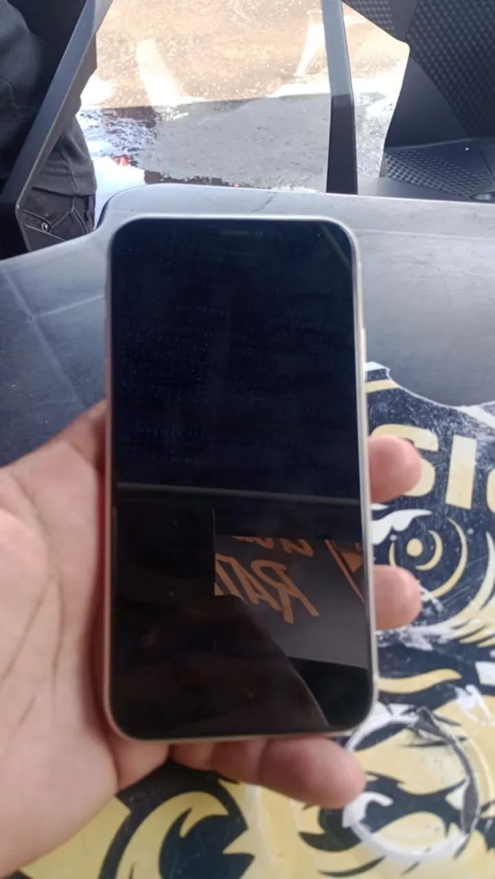 iPhone 11   R$650