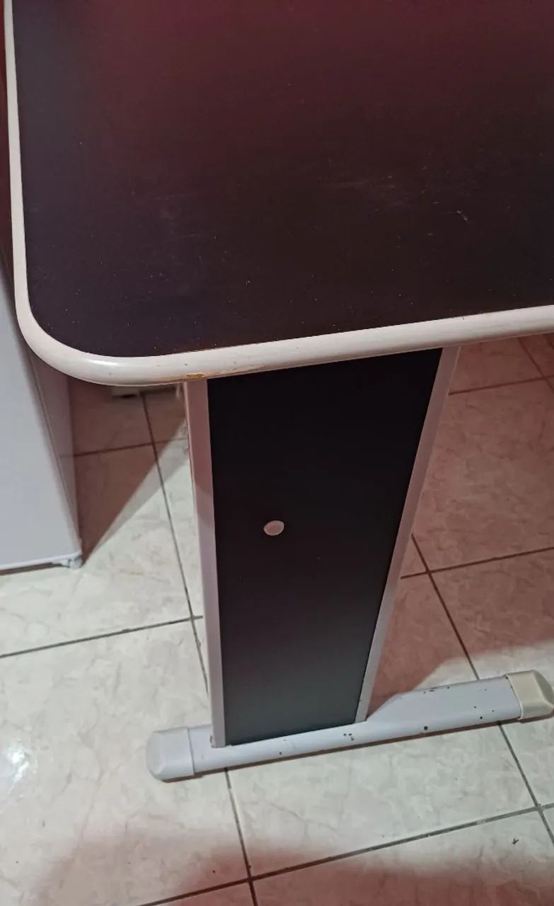 Mesa de estudos  - Foto 2