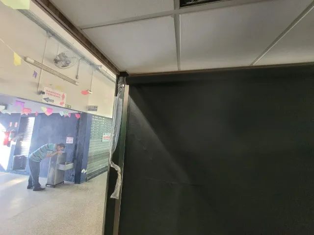 Toldo cortina para comércio  - Foto 4