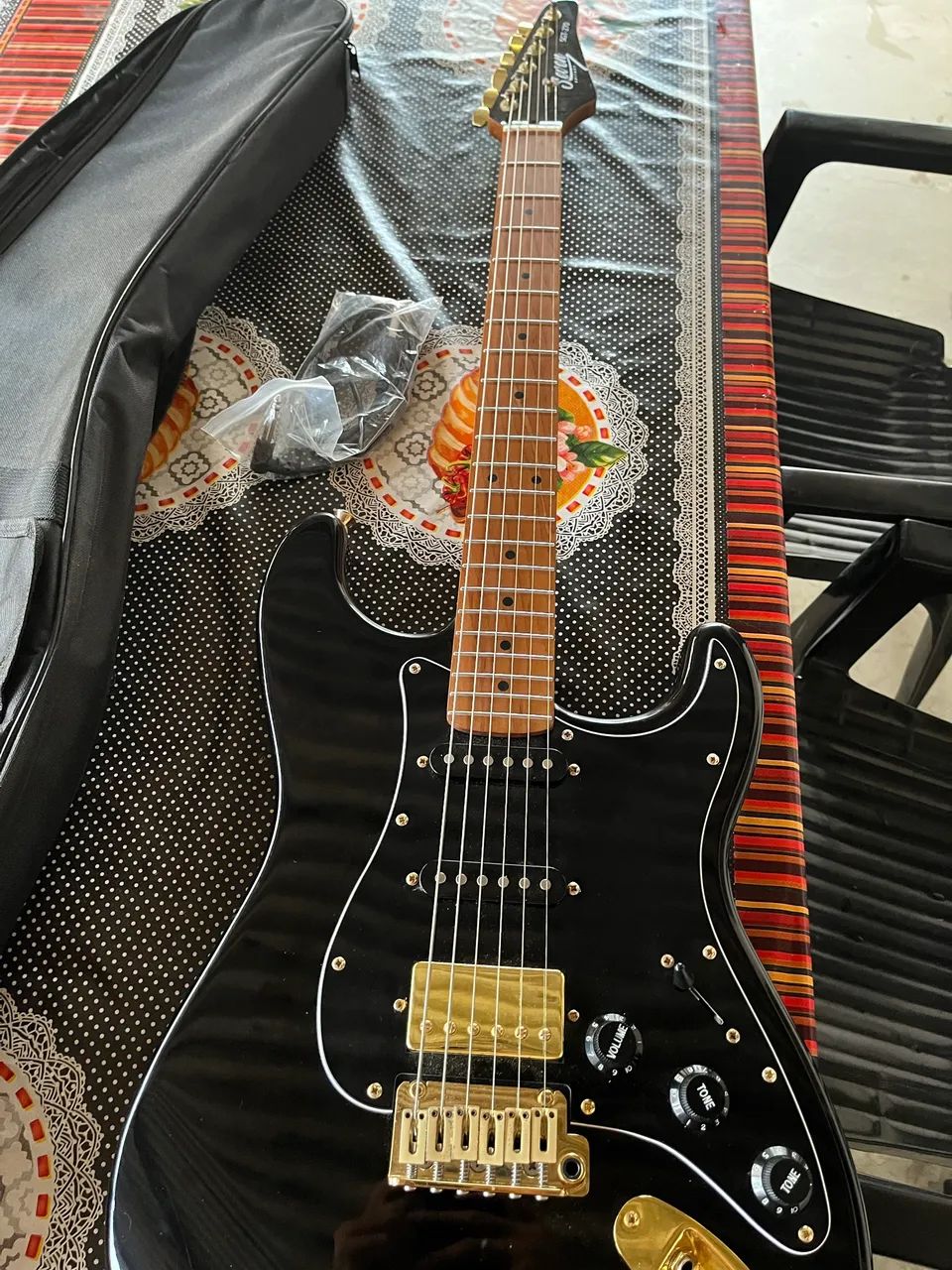 Guitarra Seven preta  - Foto 4