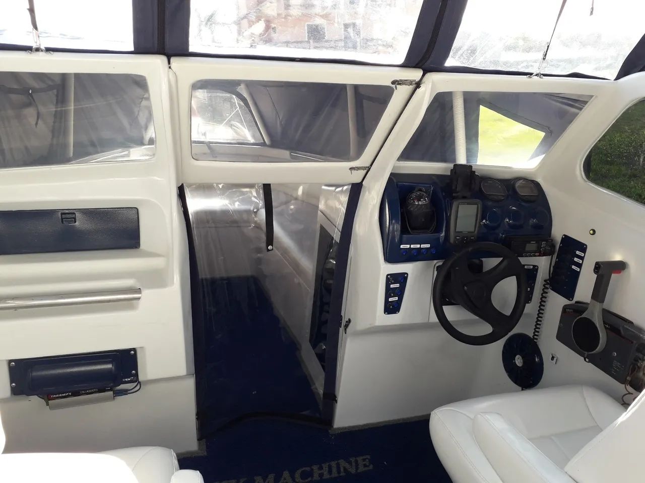 Lancha Runner 7500 proa aberta - Foto 2