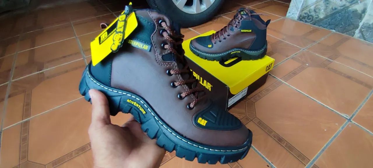Bota Caterpillar Adventure Marrom  - Foto 2