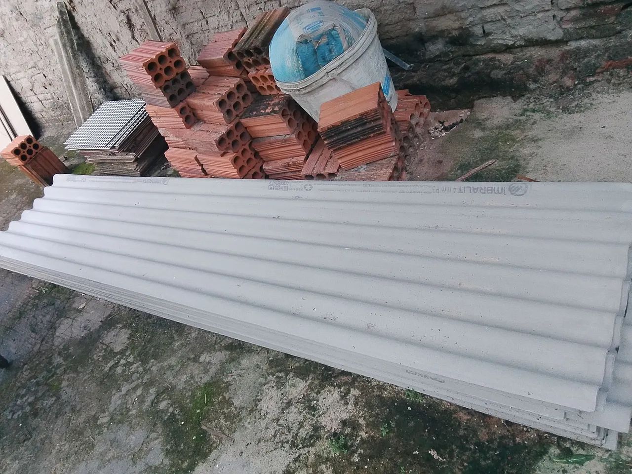 15 BRAZILIT ROOF TILES