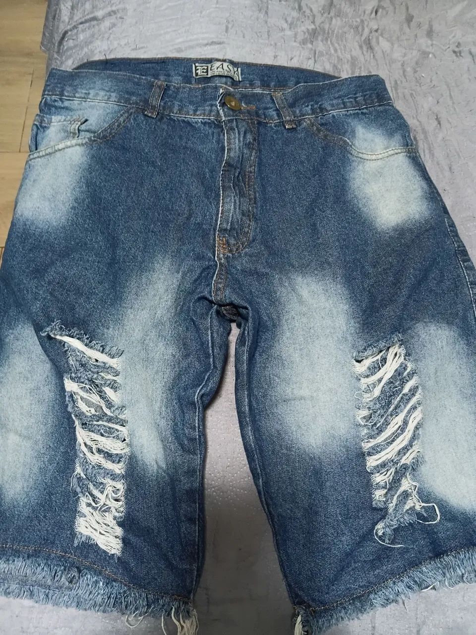 Vendo 4 bermudas masculina tamanho 44 - Foto 3
